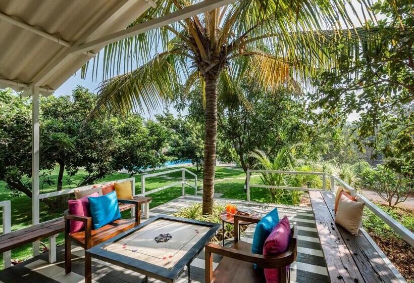 פנסיון Saffronstays Casa Manga, Karjat   Pet Friendly Pool Villa Near Nd S Film World And Saltt