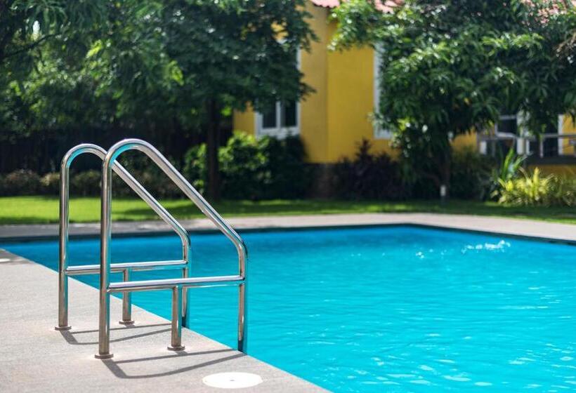 פנסיון Saffronstays Casa Manga, Karjat   Pet Friendly Pool Villa Near Nd S Film World And Saltt