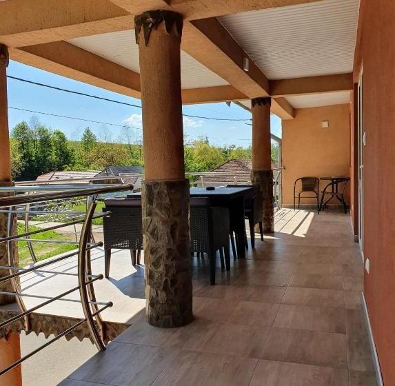 ペンション Sergilliohouse