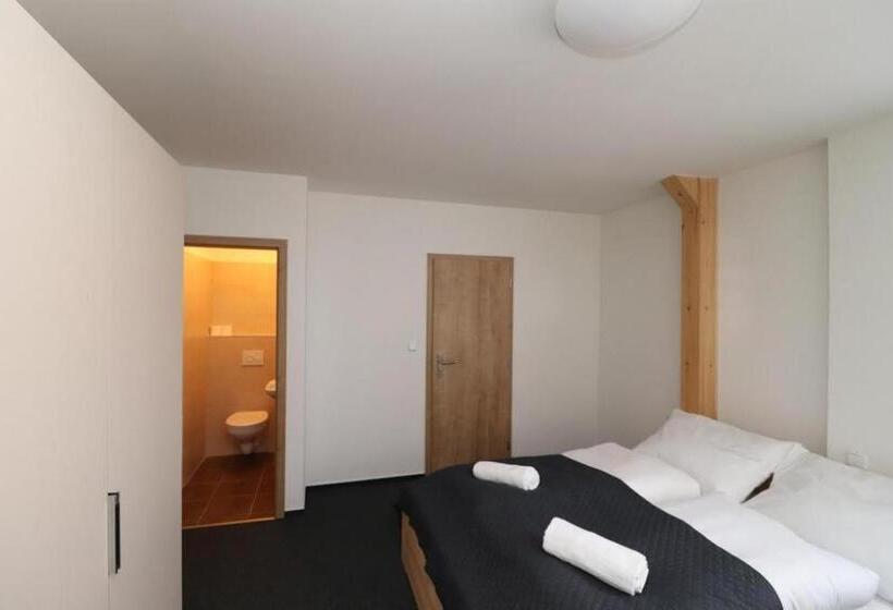 Пансион Penzion A Restaurace U Sousedů