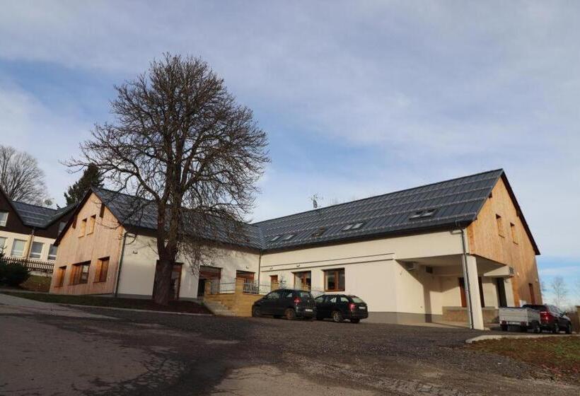 Пансион Penzion A Restaurace U Sousedů