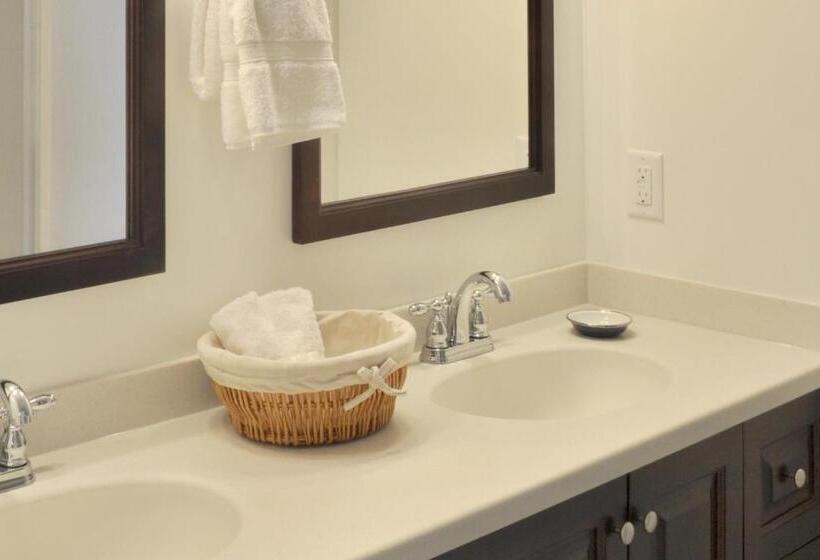 منتجع Inn At Haven Harbour