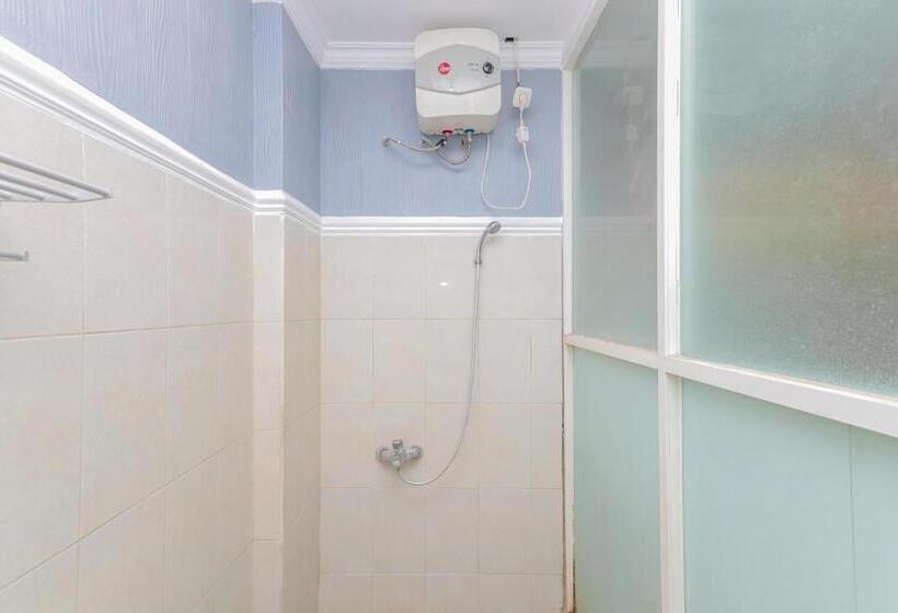 Urbanview Hotel Syariah Near Gelora Delta Sidoarjo