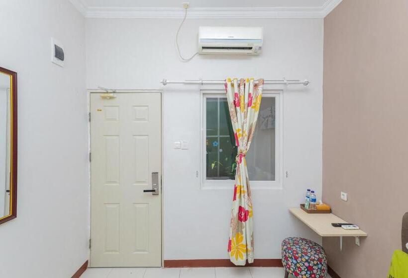 Urbanview Hotel Syariah Near Gelora Delta Sidoarjo