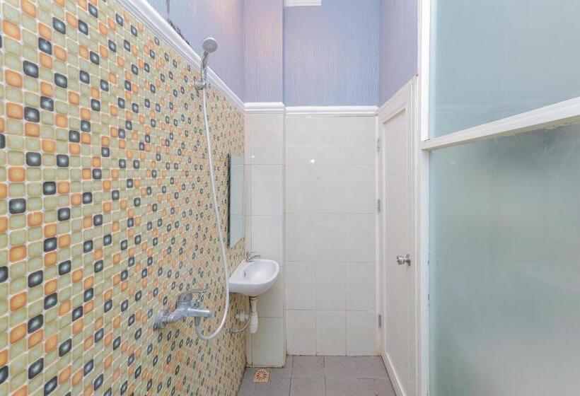 Urbanview Hotel Syariah Near Gelora Delta Sidoarjo