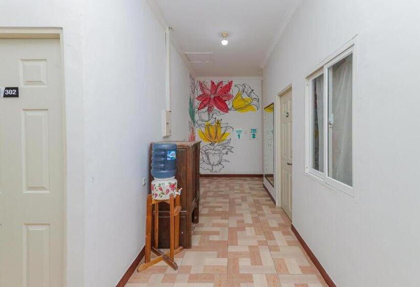 Urbanview Hotel Syariah Near Gelora Delta Sidoarjo