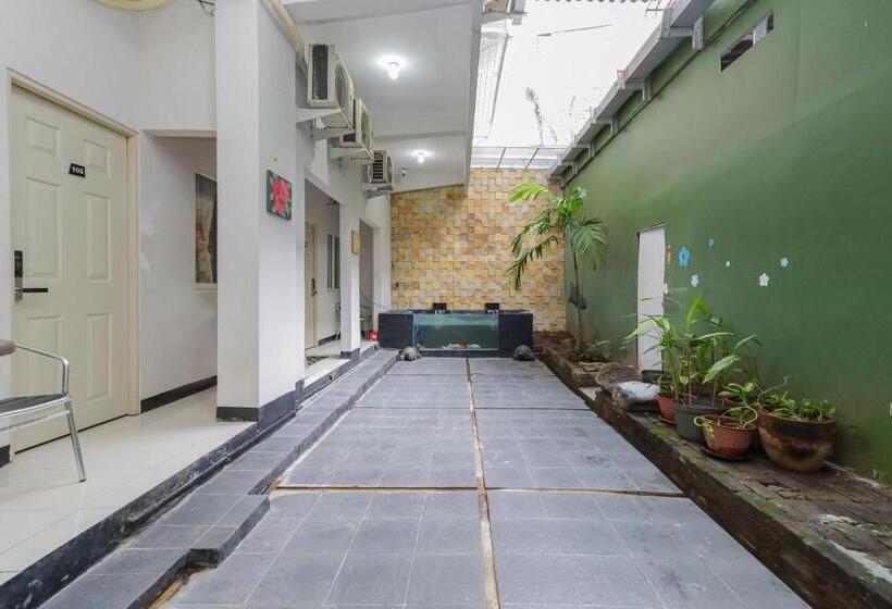 Urbanview Hotel Syariah Near Gelora Delta Sidoarjo