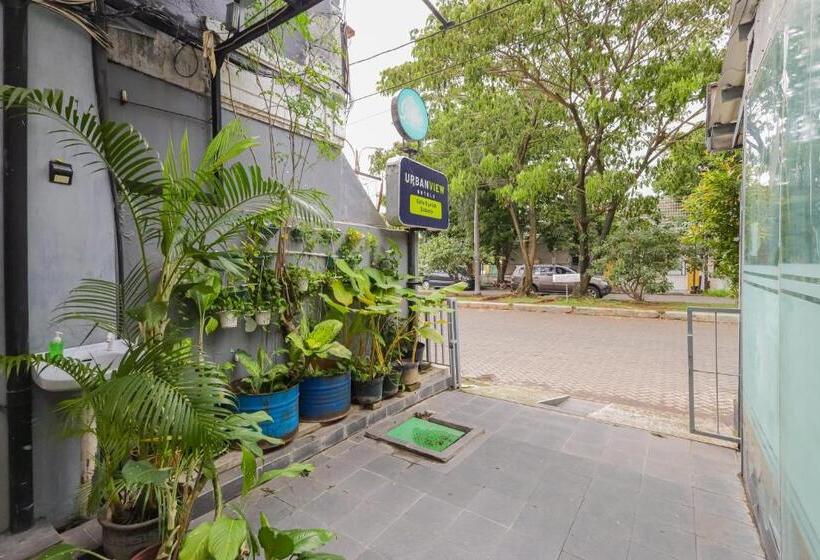 Urbanview Hotel Syariah Near Gelora Delta Sidoarjo