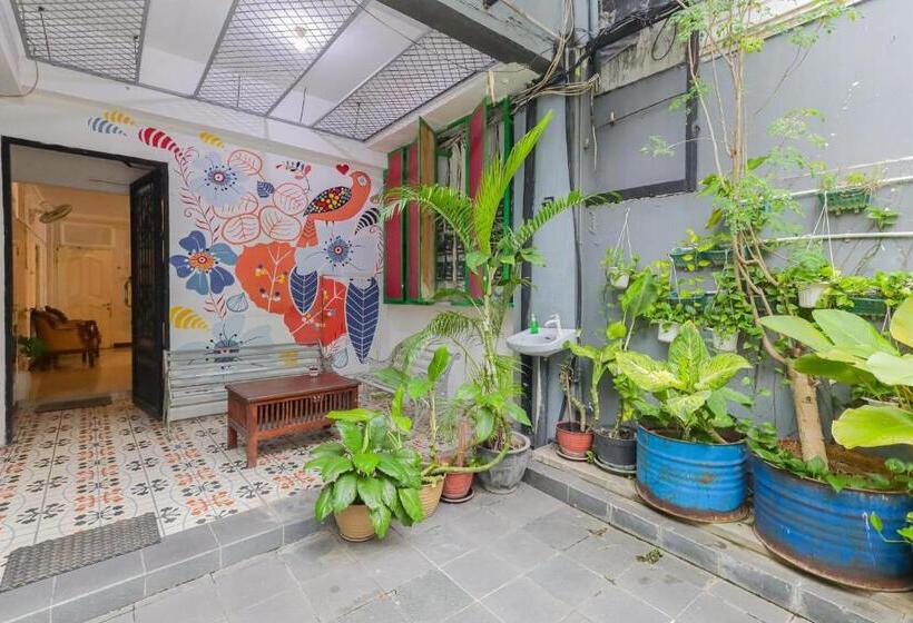 Urbanview Hotel Syariah Near Gelora Delta Sidoarjo