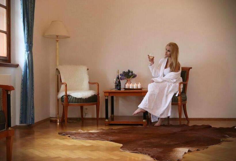 Wellness Hotel Zámeček