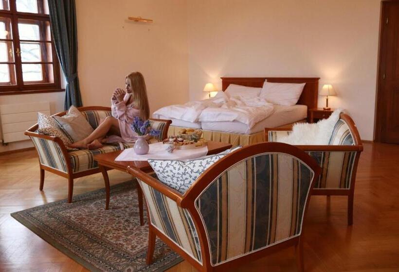 Wellness Hotel Zámeček