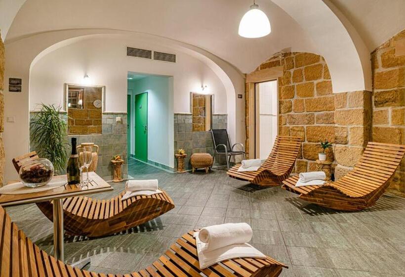 Wellness Hotel Zámeček