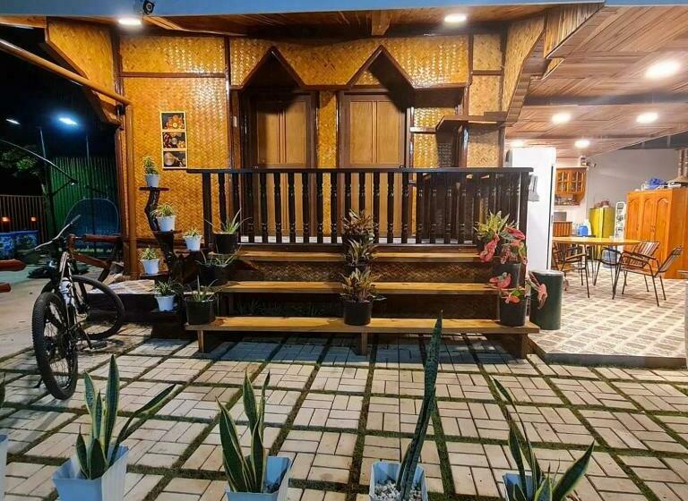 הוסטל Aquarius   Port Barton