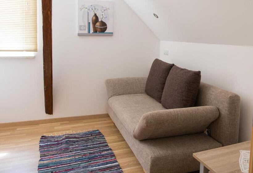 فندق صغير Buschenschank Ofnerpeter