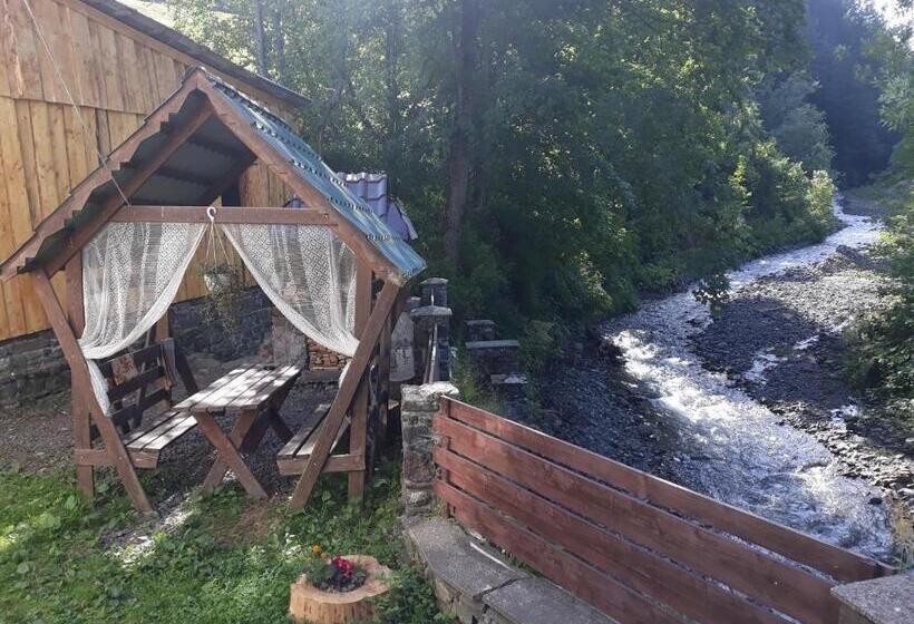 فندق صغير Dzherelo