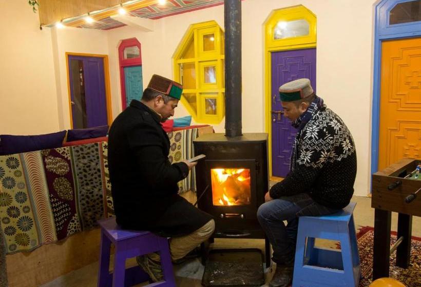 호스텔 Gostops Naggar Rooms & Dorms