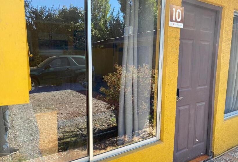 הוסטל Hostal Radal Molina