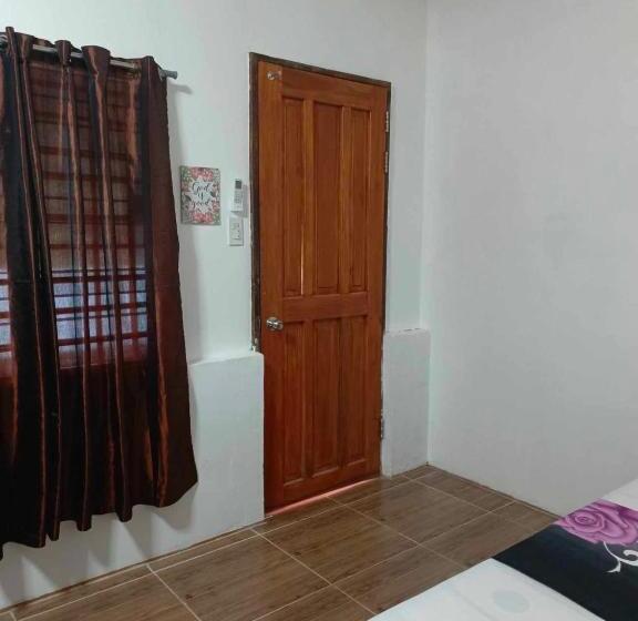 ユースホステル Mil's Hillside Tourist Inn