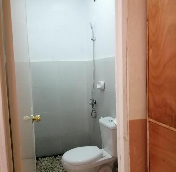 ユースホステル Mil's Hillside Tourist Inn