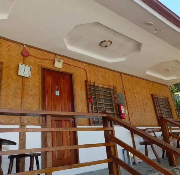 ユースホステル Mil's Hillside Tourist Inn