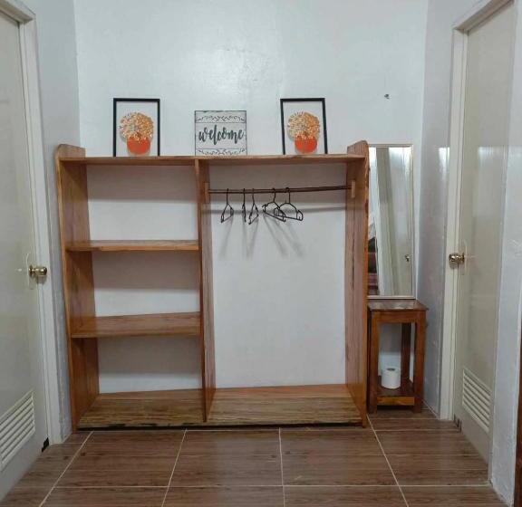 ユースホステル Mil's Hillside Tourist Inn