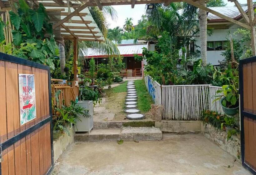 ユースホステル Mil's Hillside Tourist Inn