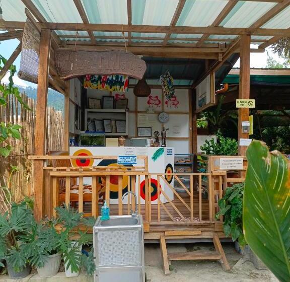 ユースホステル Mil's Hillside Tourist Inn