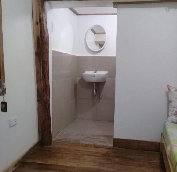 ユースホステル Mil's Hillside Tourist Inn