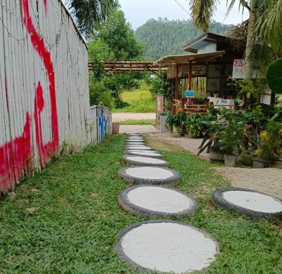 ユースホステル Mil's Hillside Tourist Inn