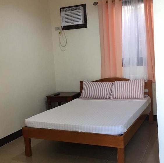 هاستل Racadisson Tourist Inn