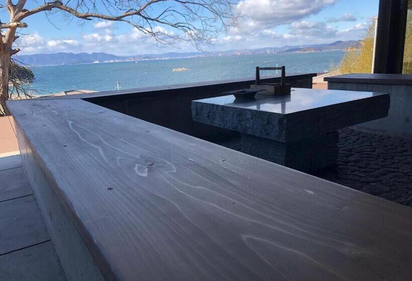 ユースホステル Shiraishi Island International Villa