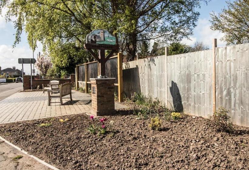 הוסטל The Cabin Saracens Head