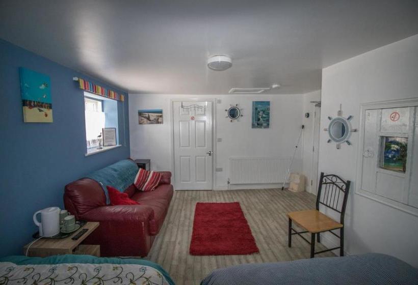 הוסטל The Cabin Saracens Head