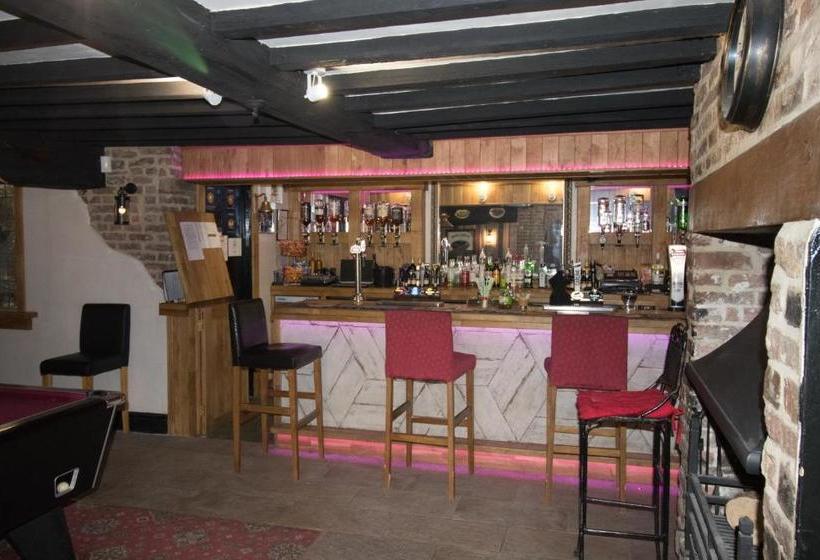 הוסטל The Cabin Saracens Head