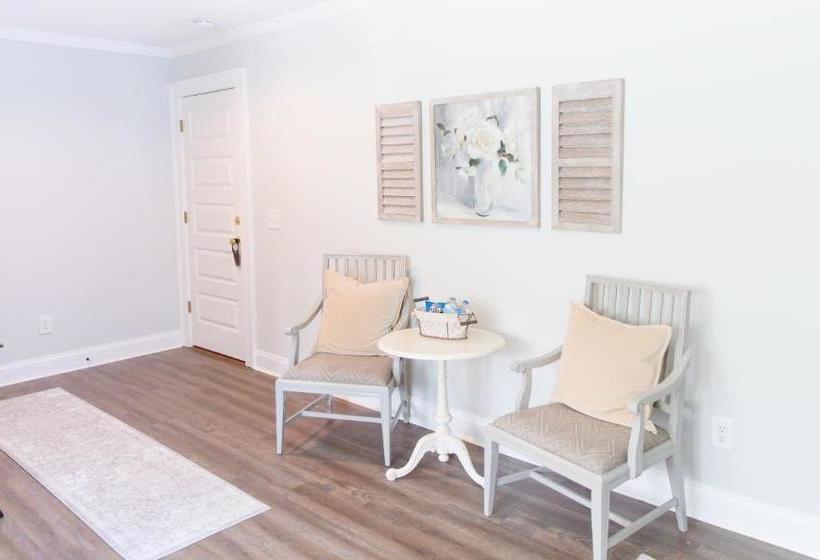 Ava House Bed & Breakfast