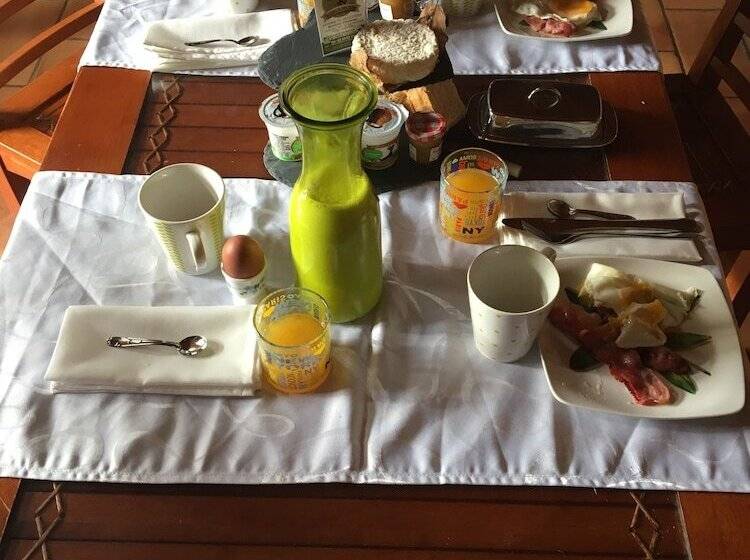 Bed and Breakfast Campagn Art