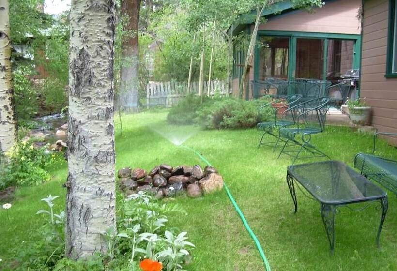 Bed and Breakfast Dodgeton Creek Inn