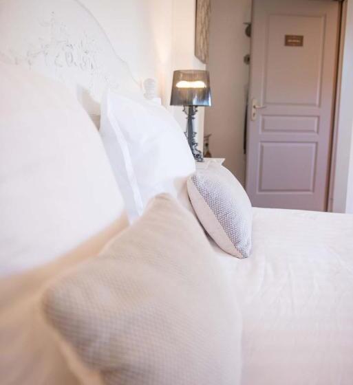 مبيت وإفطار La Demeure De Cybele   Chambres D Hôtes En Drôme Provençale