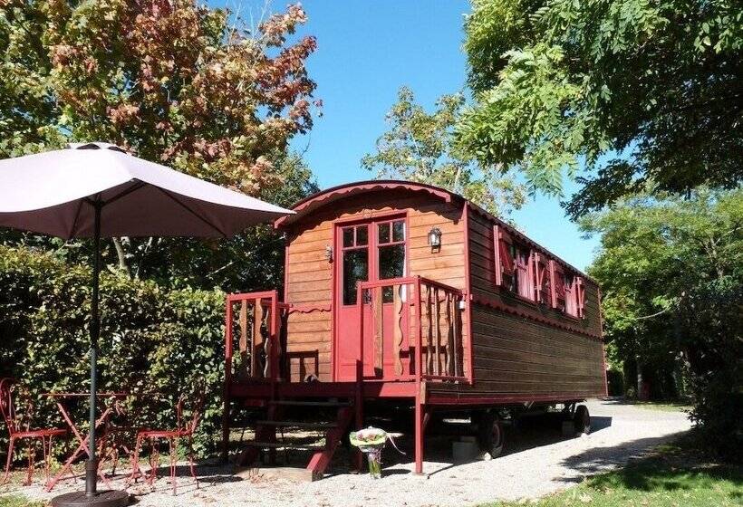 Bed and Breakfast La Roulotte Des Mousquetaires