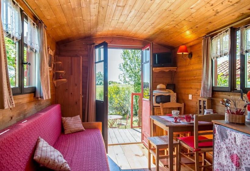 Bed and Breakfast La Roulotte Des Mousquetaires