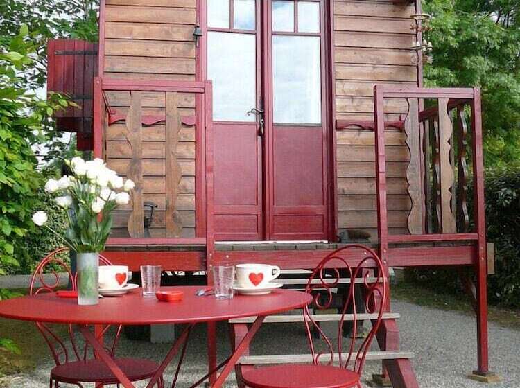 Bed and Breakfast La Roulotte Des Mousquetaires