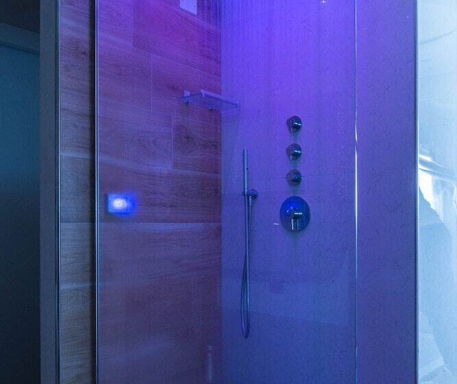 مبيت وإفطار Little House