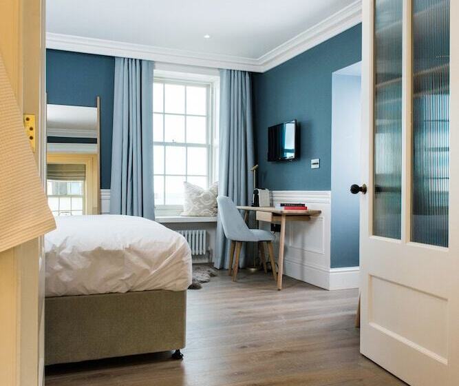 Bed and Breakfast One Shore Street