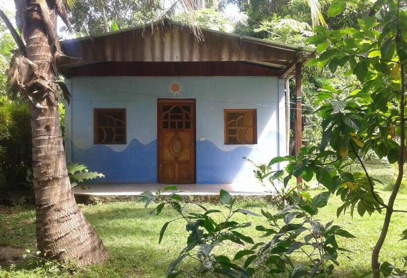 צימר Rosa's Lake Cabins