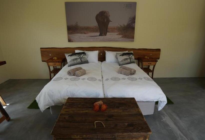 مبيت وإفطار Stellar Overberg Travellers Lodge