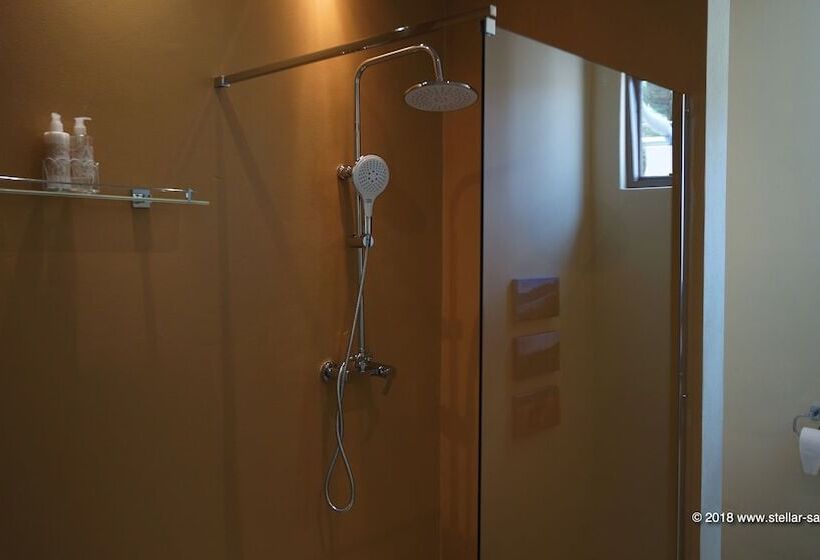 مبيت وإفطار Stellar Overberg Travellers Lodge