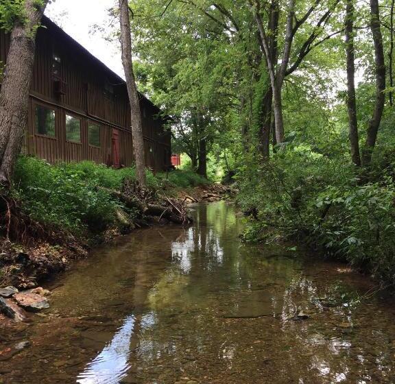 ベッドアンドブレックファースト The Sugar Creek Retreat