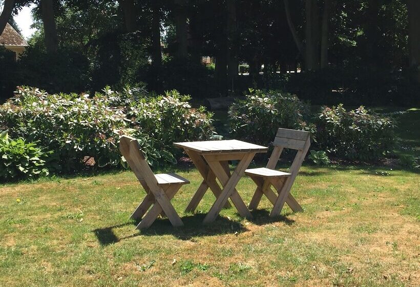 مبيت وإفطار Vita Huset På österlen