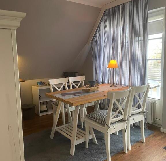 Friesen Lodge Apartments