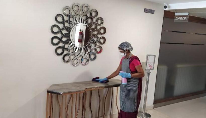 فندق Grand Gayathri